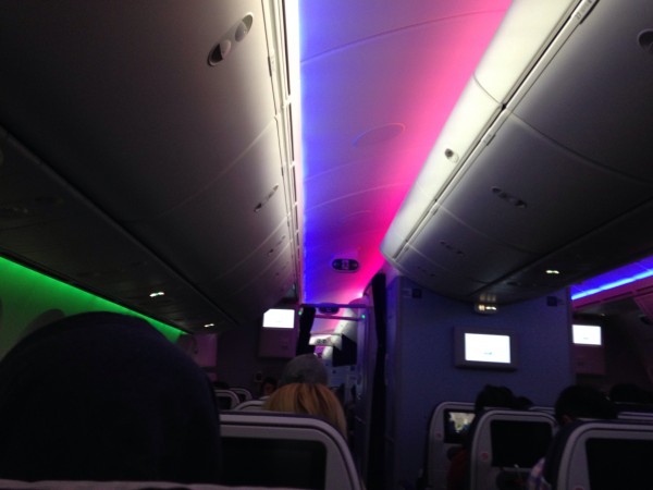 搭乗した機内の照明
