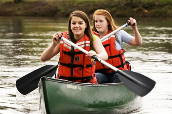 canoe girls