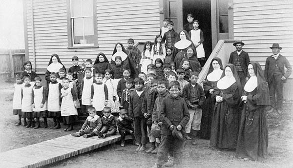 カナダ先住民は約140万人 ３グループ 歴史 社会問題などを知っておこう Lifevancouver カナダ バンクーバー現地情報