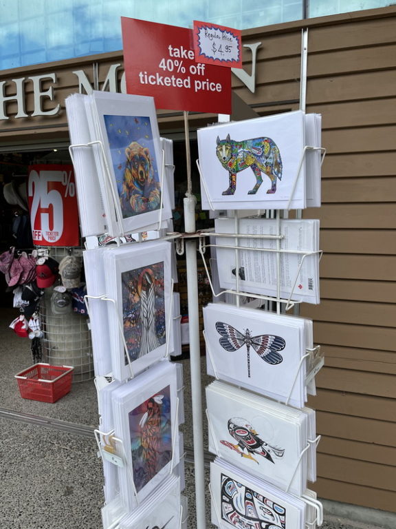 最大50％OFF。スタンレーパークのギフトショップ Legends of the Moon閉店セール写真50枚 LifeVancouver