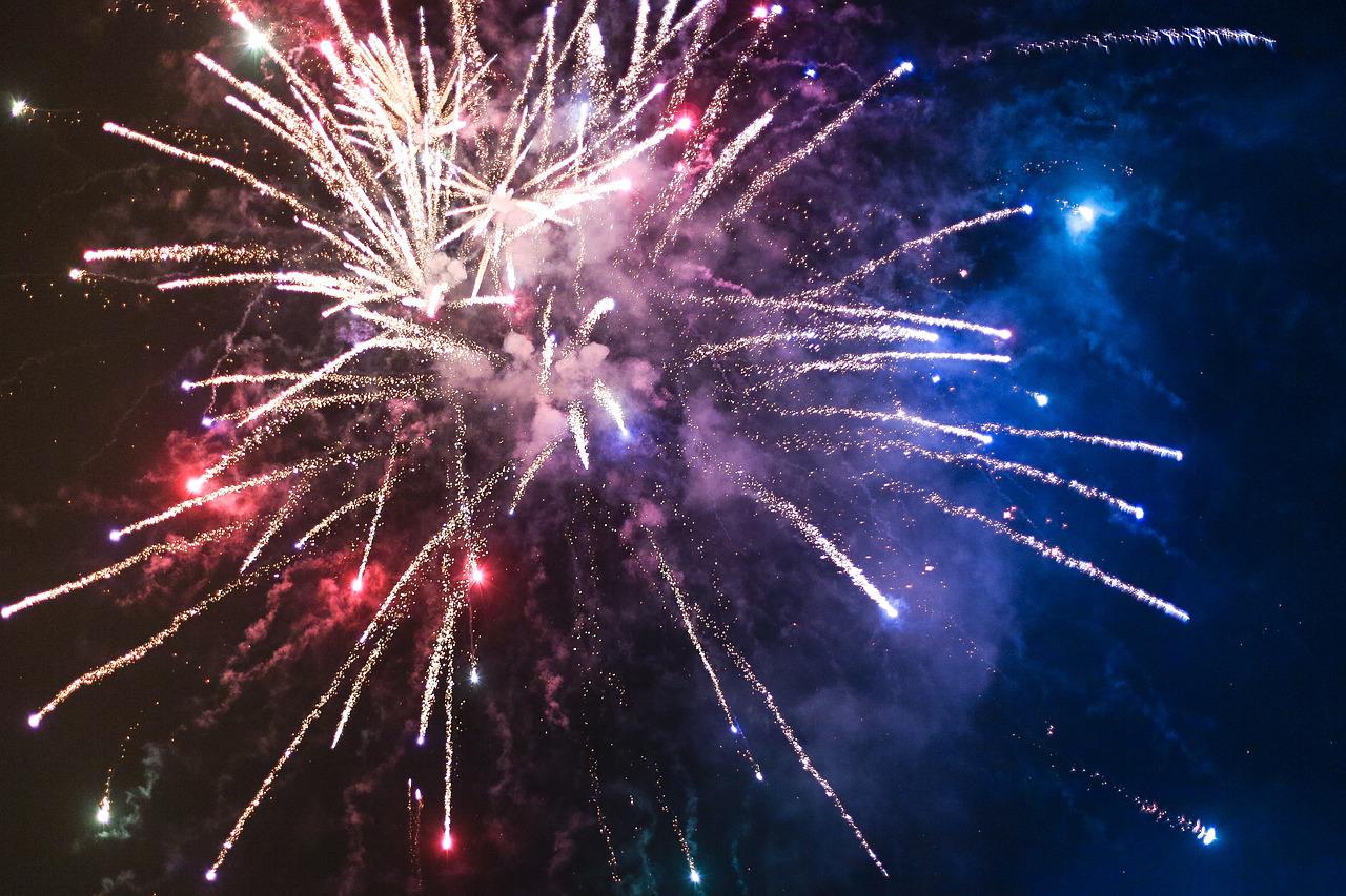 fireworks-ga158af42a_1280