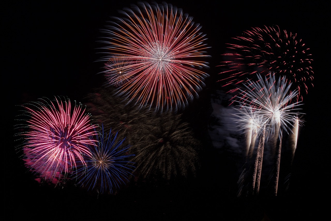 fireworks-g00774d062_1280