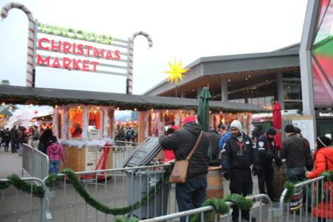 バンクーバークリスマスマーケット(Vancouver Christmas Market) 2025 @ Jack Poole Plaza