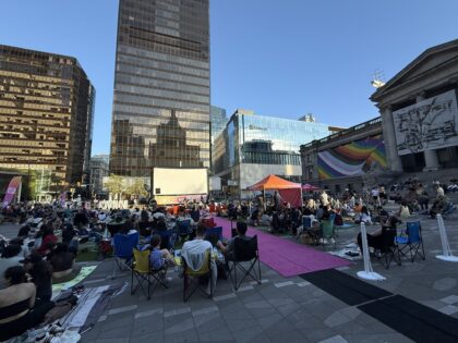サマー・ムービー・ナイツ(Summer Movie Nights)2026 @ šxʷƛ̓ənəq Xwtl’e7énḵ Square (Vancouver Art Gallery Plaza)